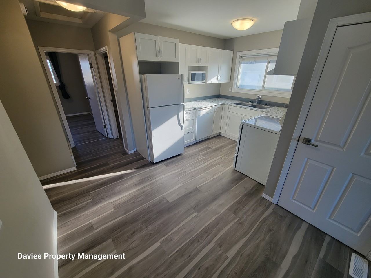 12927 82 St Nw - Photo 3 of 23