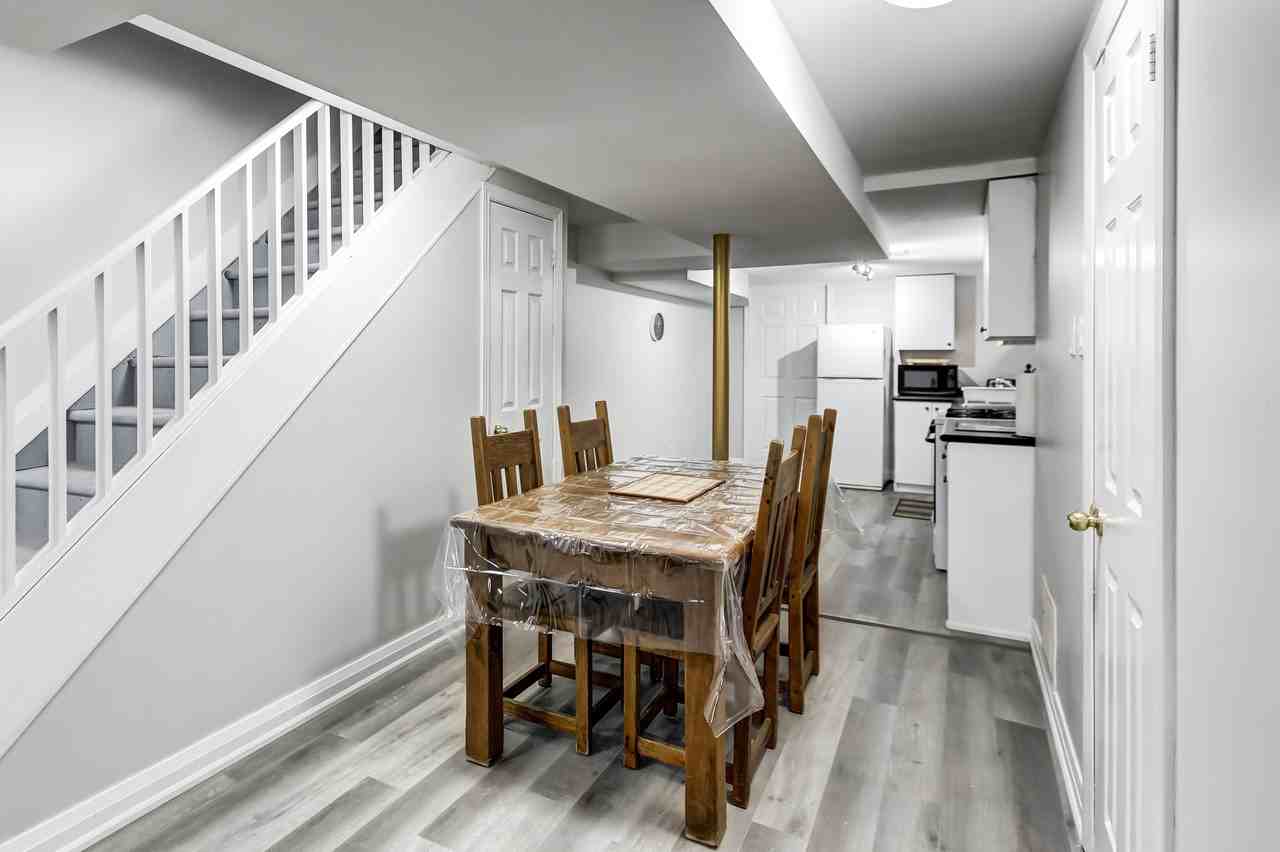 220 Shaw St - Photo 6 of 29