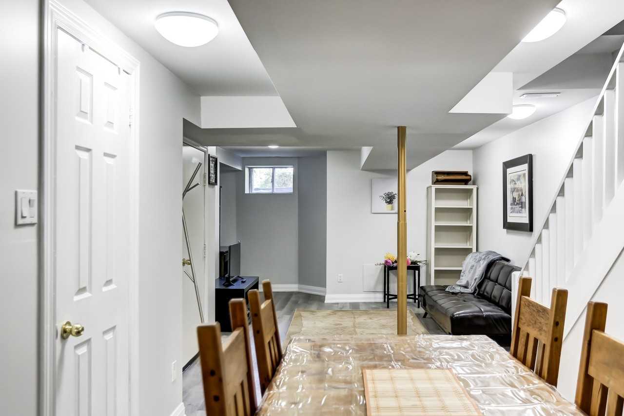 220 Shaw St - Photo 7 of 29