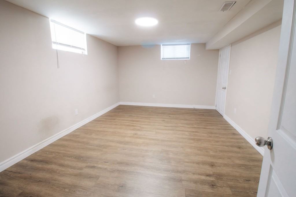 366 Dieppe St - Photo 7 of 30