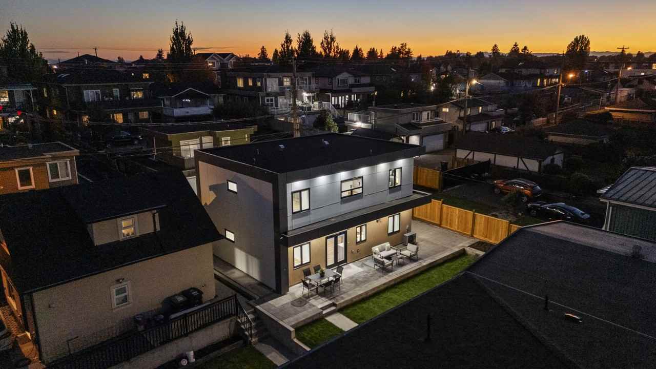 2808 48th Ave E - Photo 2 of 19