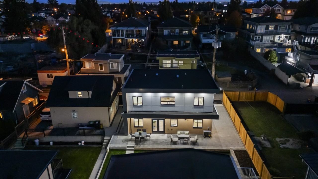 2808 48th Ave E - Photo 3 of 19