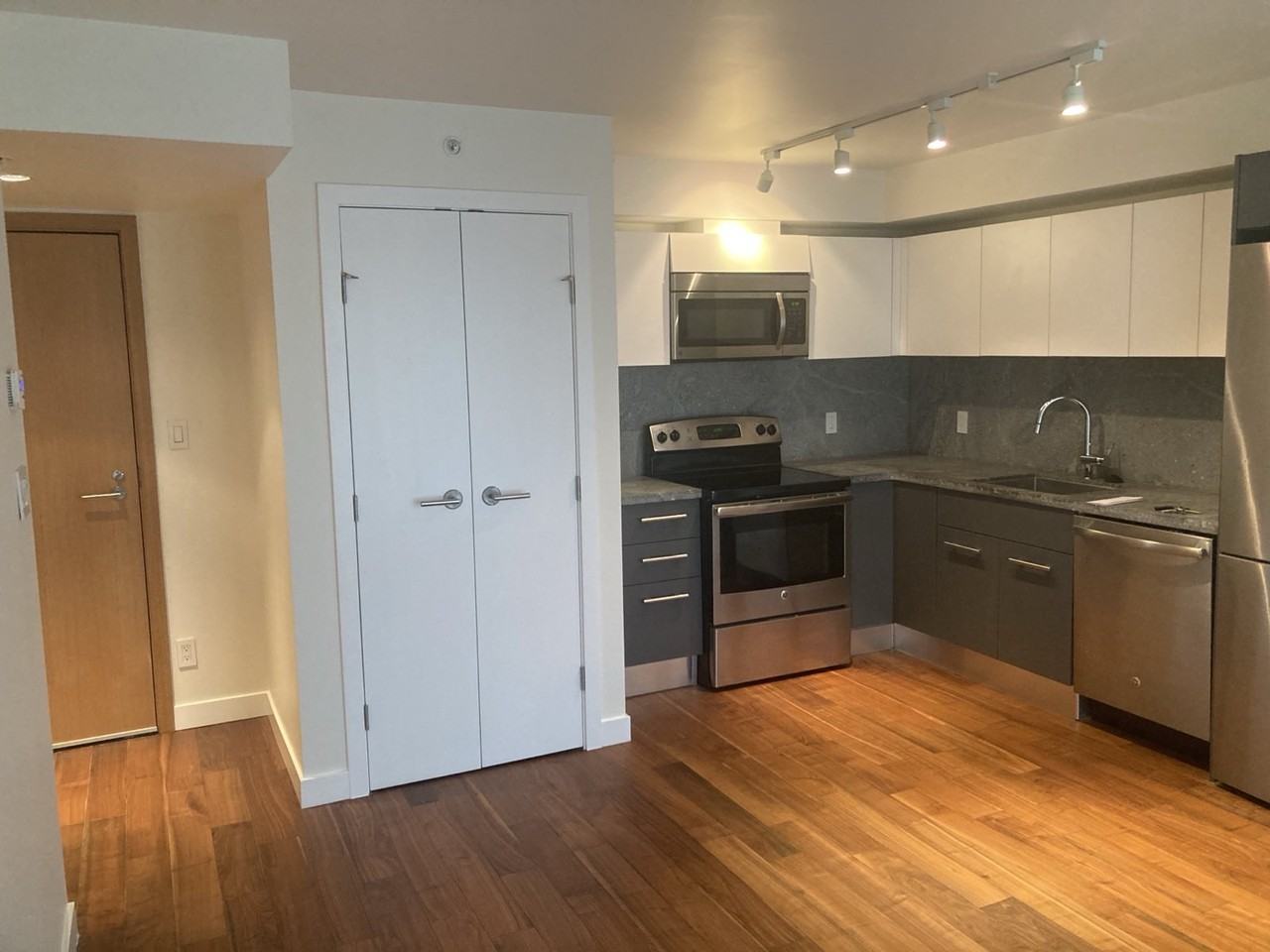 188 Keefer St - Photo 5 of 36