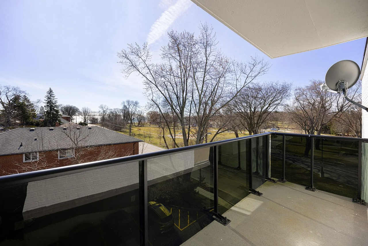 45 Forty Second St - Photo 2 of 16