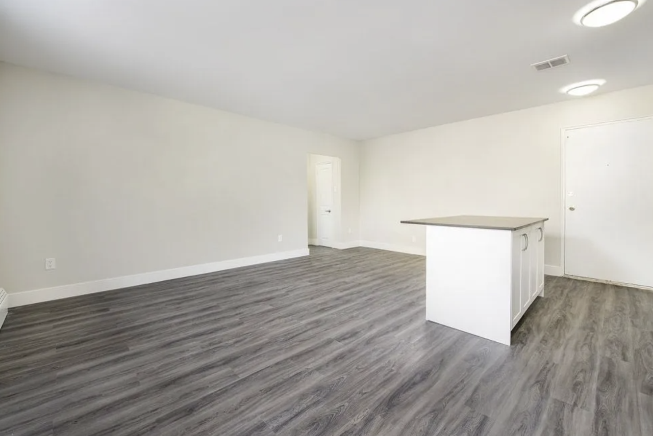 45 Forty Second St - Photo 6 of 16