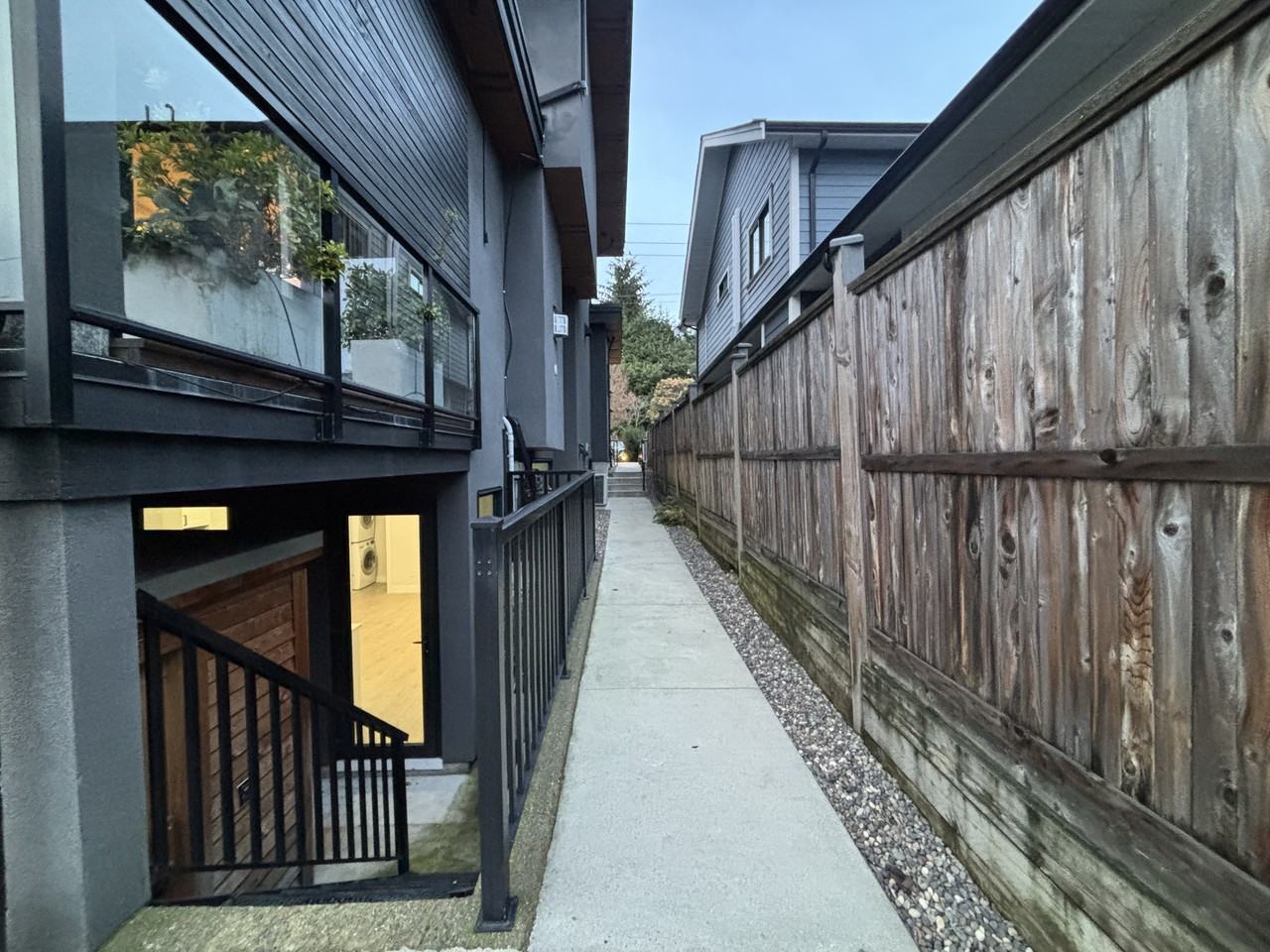 629 4th St E #2BS - Photo 3 of 20