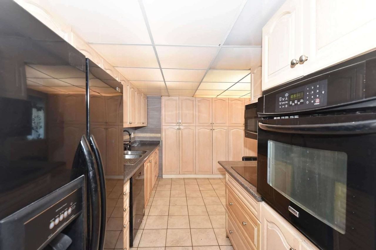 625 The West Mall - Photo 5 of 17