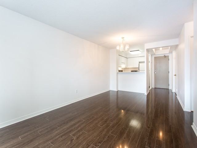942 Yonge St - Photo 6 of 50