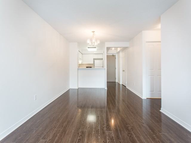 942 Yonge St - Photo 7 of 50