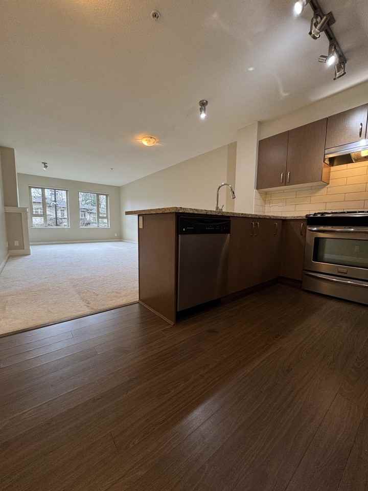 3105 Lincoln Ave - Photo 3 of 18