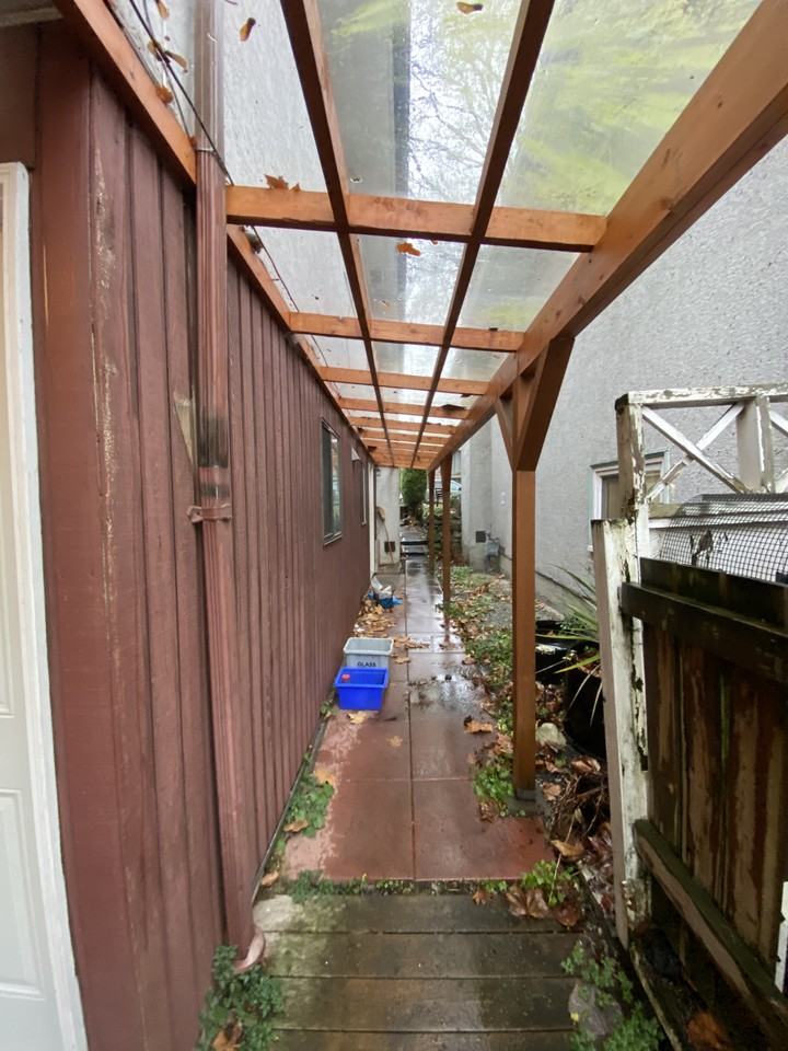 142 42nd Ave E - Photo 6 of 36