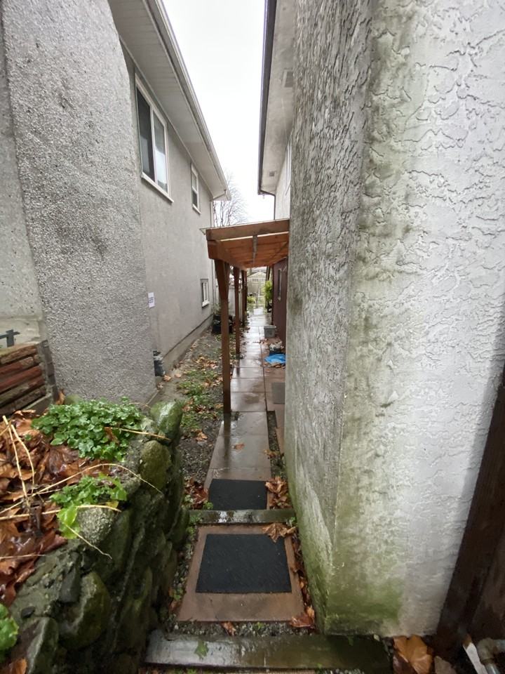 142 42nd Ave E - Photo 7 of 36