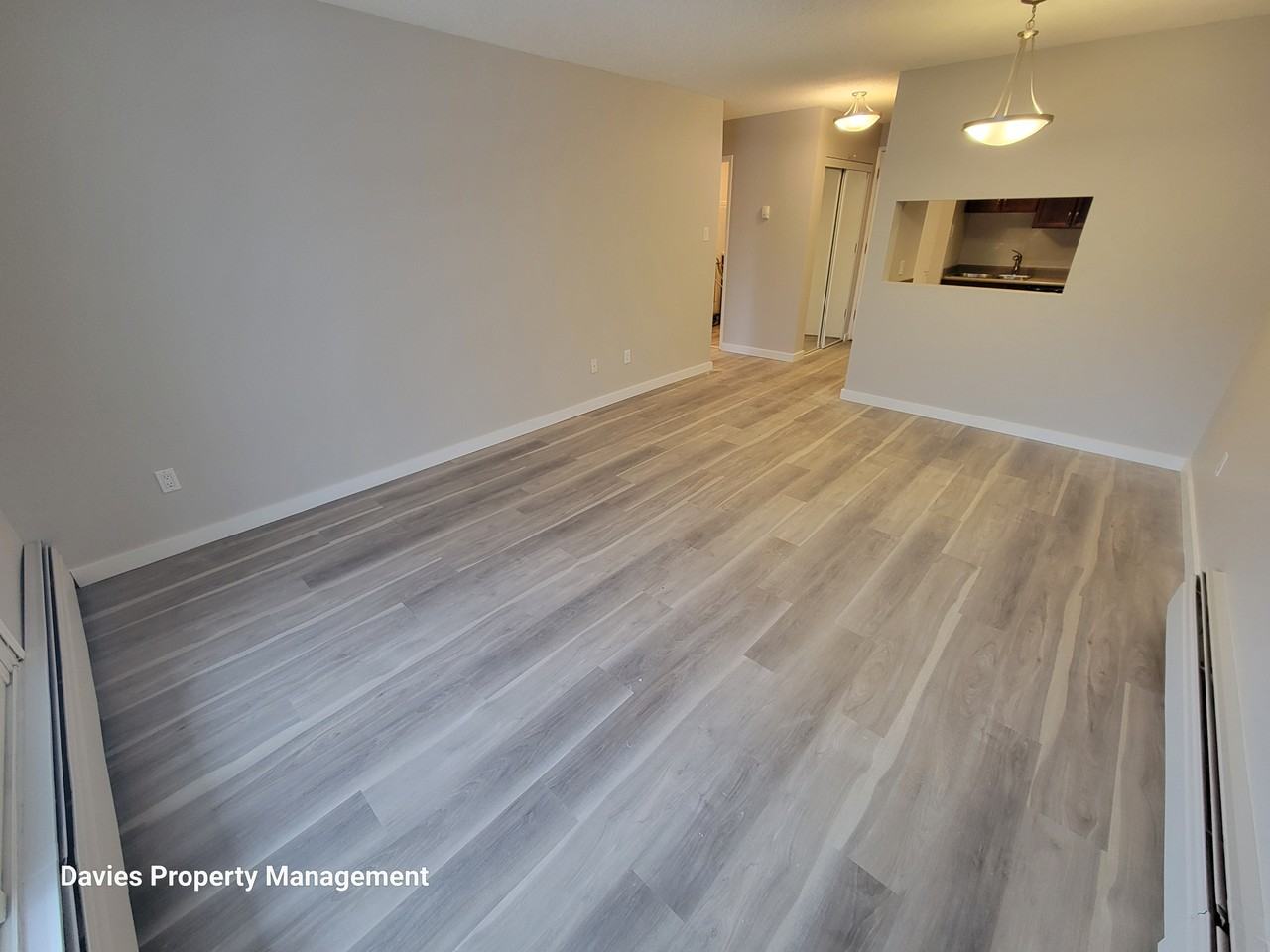 10326 117 St Nw - Photo 2 of 20