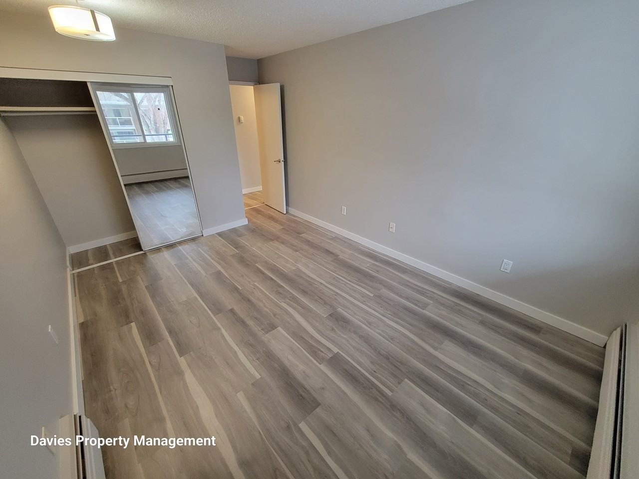 10326 117 St Nw - Photo 5 of 20
