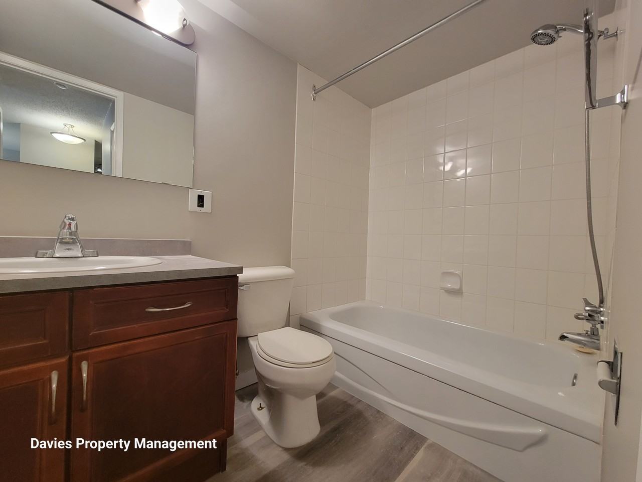 10326 117 St Nw - Photo 7 of 20