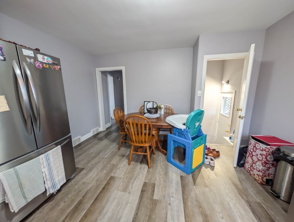 117 Louth St - Photo 4 of 39