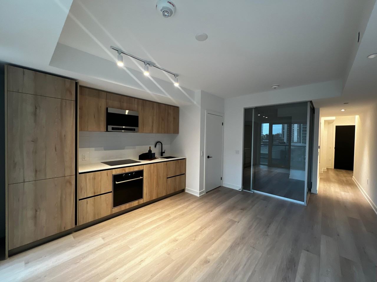 117 Broadway Ave - Photo 7 of 12