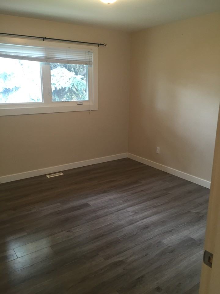12407 132 Ave Nw - Photo 3 of 9