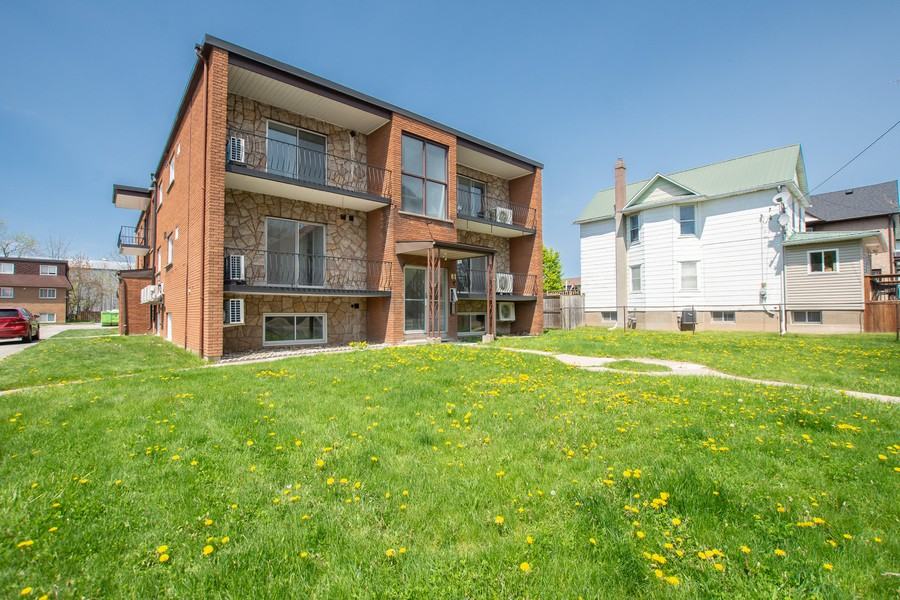 81 Empire St - Photo 7 of 16