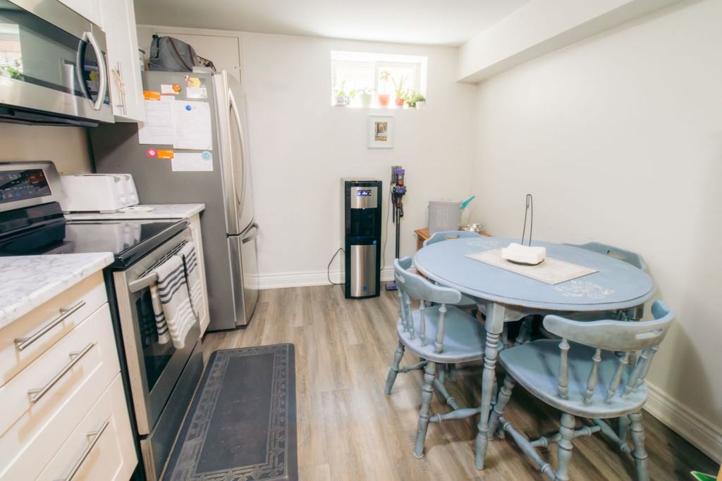 105 Rochelle Dr - Photo 2 of 24