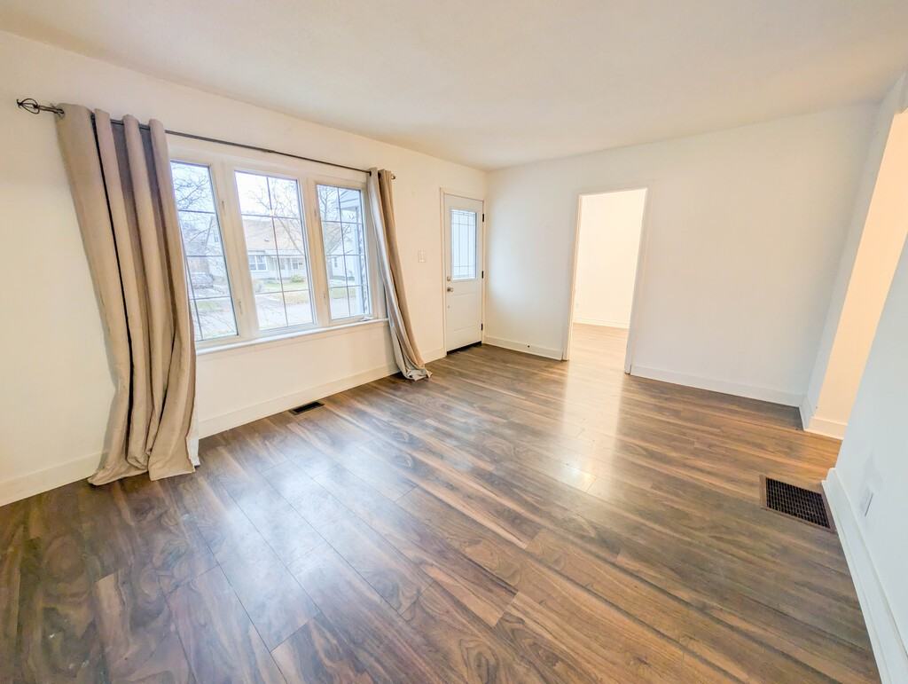 13 Doncaster Blvd - Photo 3 of 40