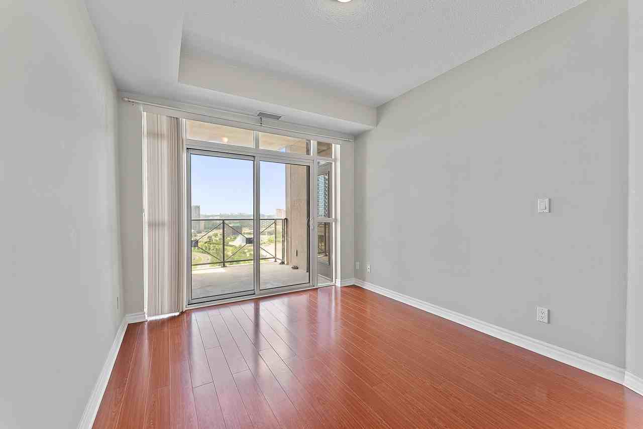 133 Wynford Dr - Photo 5 of 29