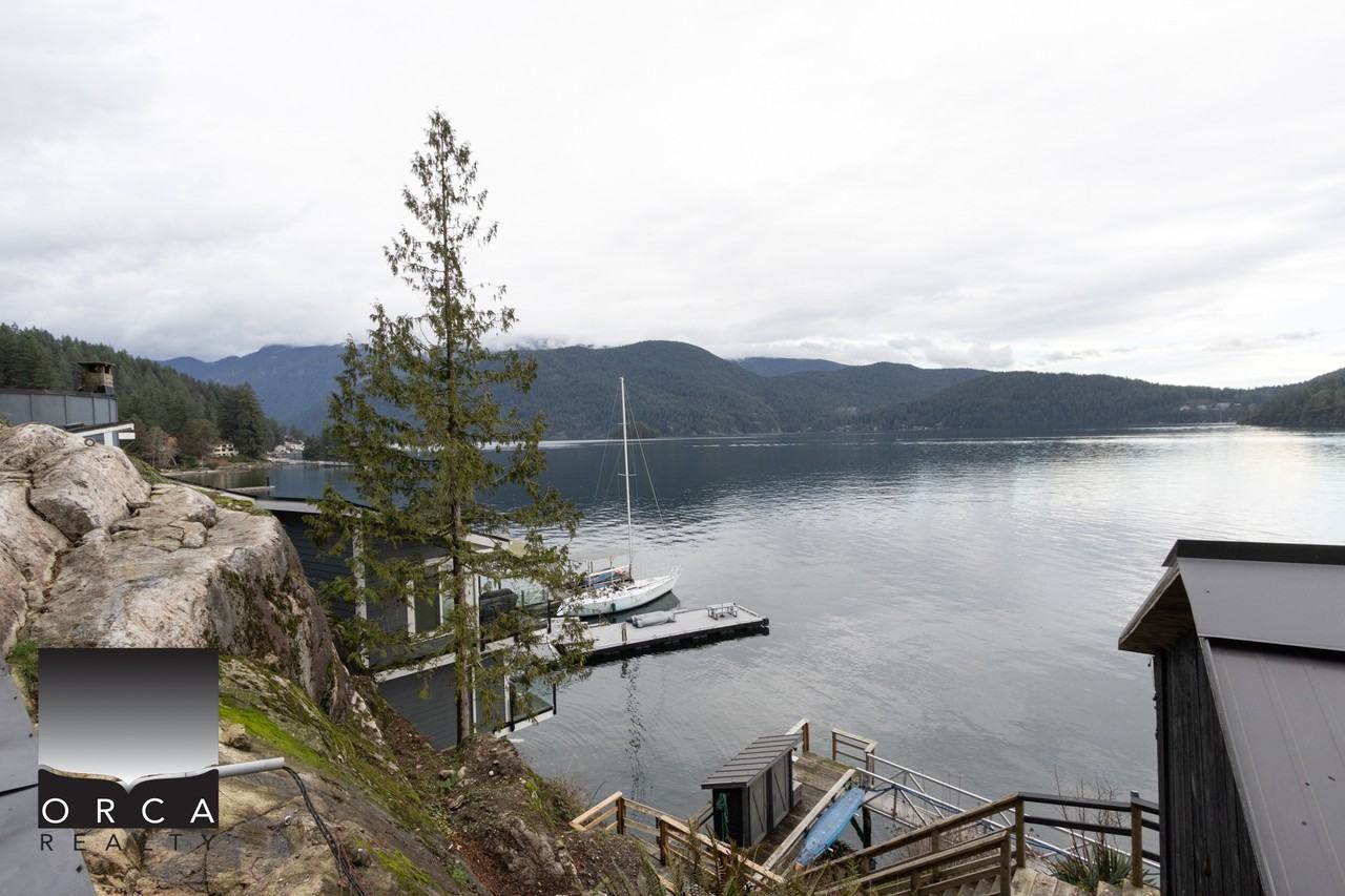 5241 Indian River Dr - Photo 5 of 24