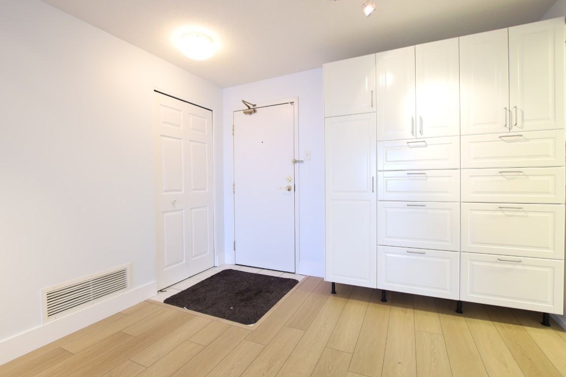 429 Somerset St W - Photo 2 of 34