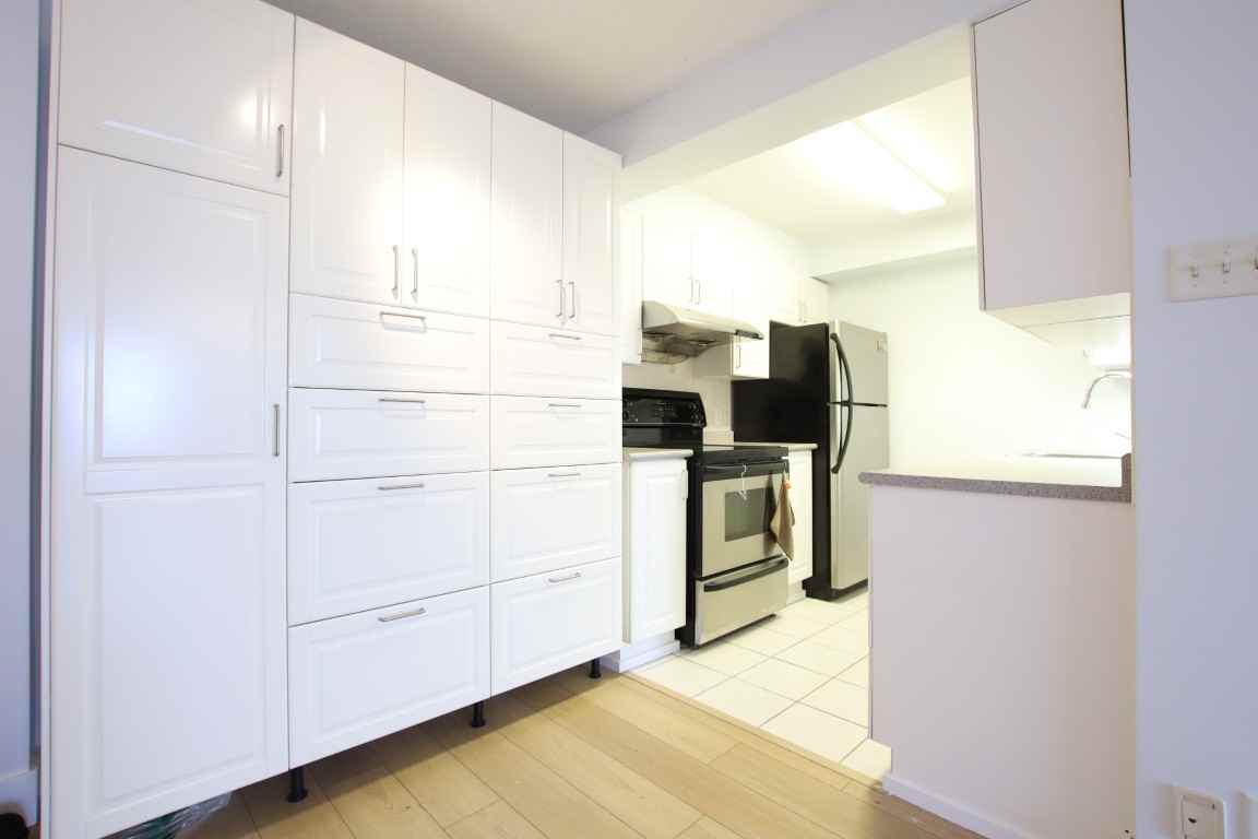 429 Somerset St W - Photo 3 of 34