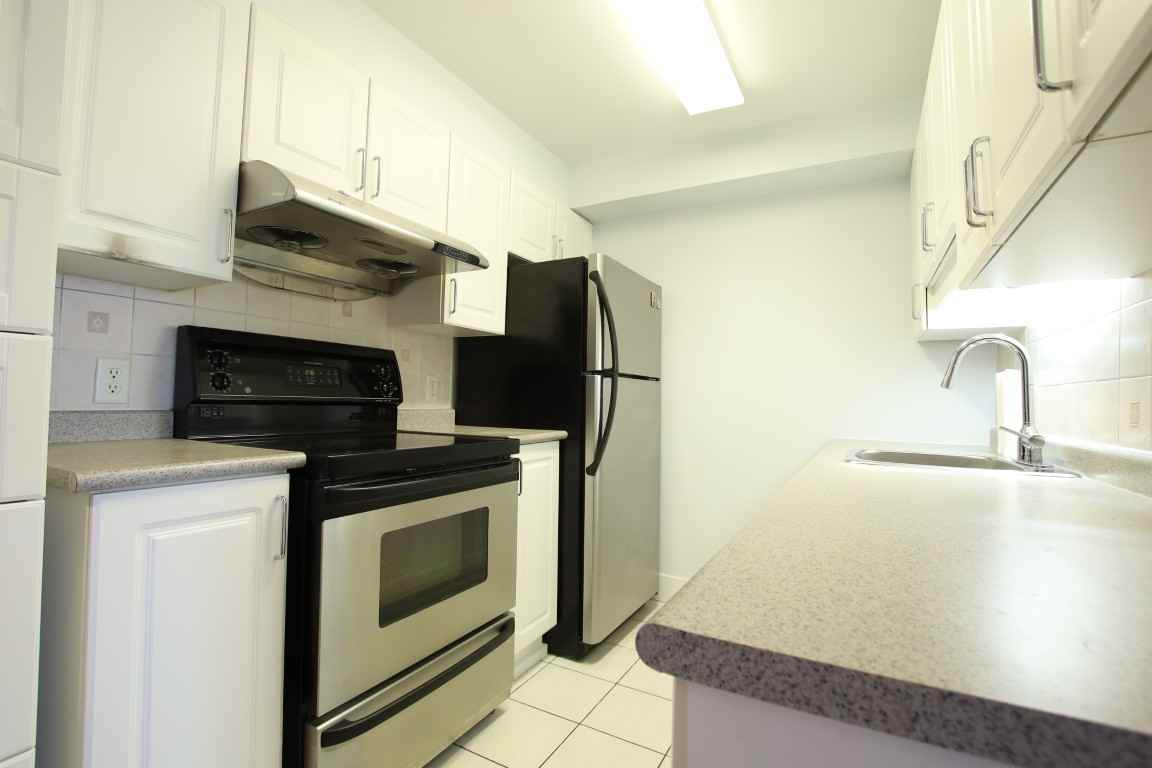 429 Somerset St W - Photo 4 of 34