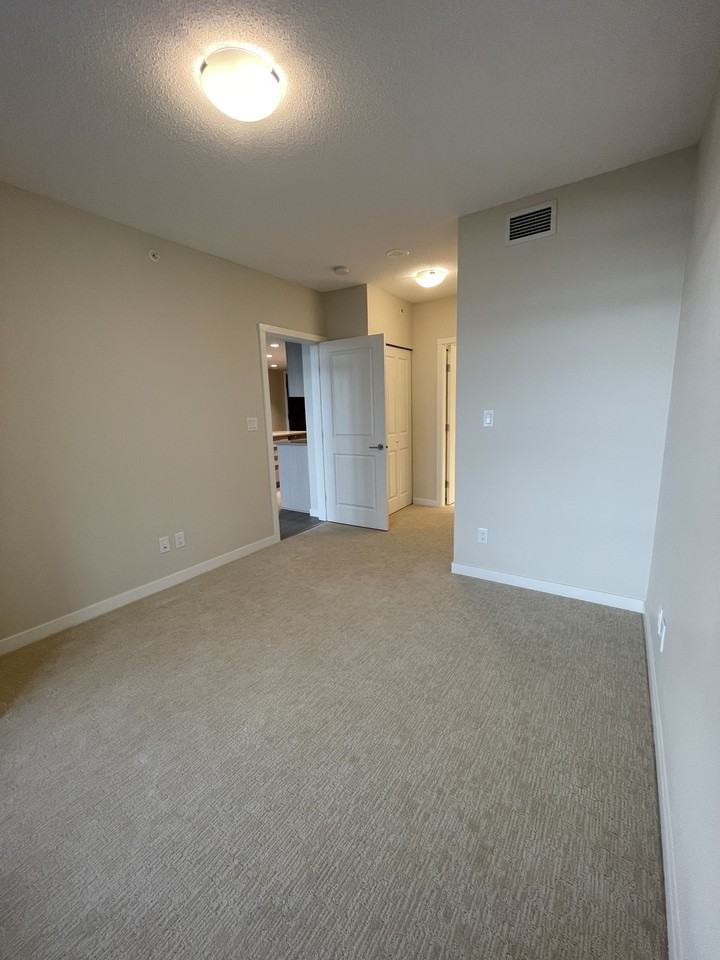 1180 Westwood St - Photo 5 of 31