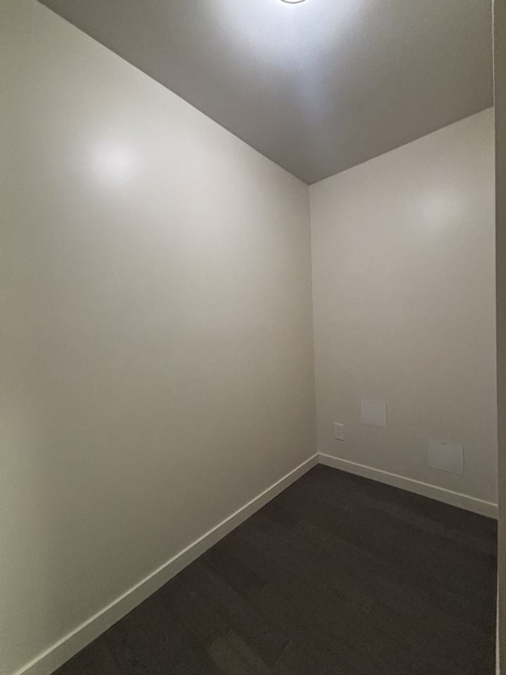 161 Georgia St W #818 - Photo 7 of 50