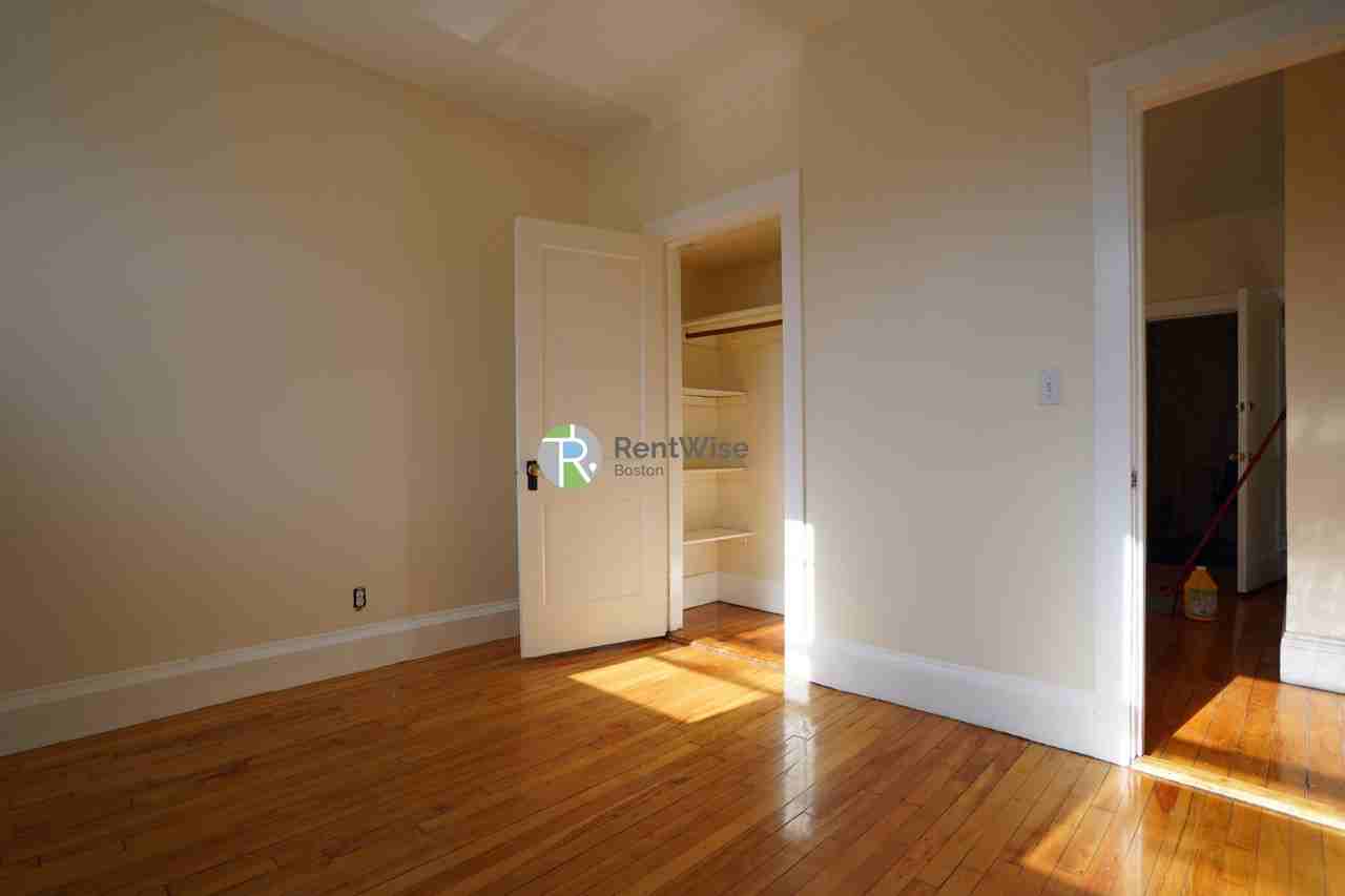 1212 Commonwealth Ave #3 - Photo 5 of 16