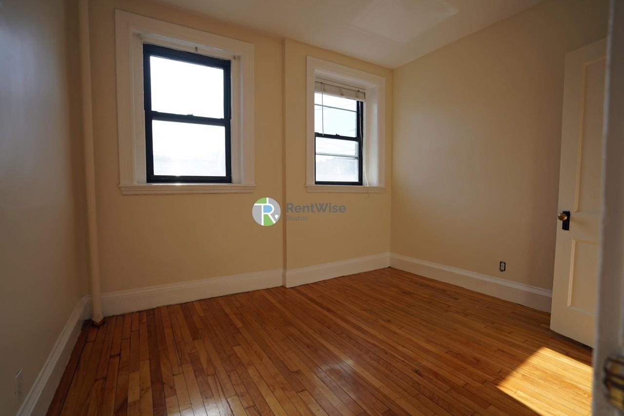 1212 Commonwealth Ave #3 - Photo 7 of 16