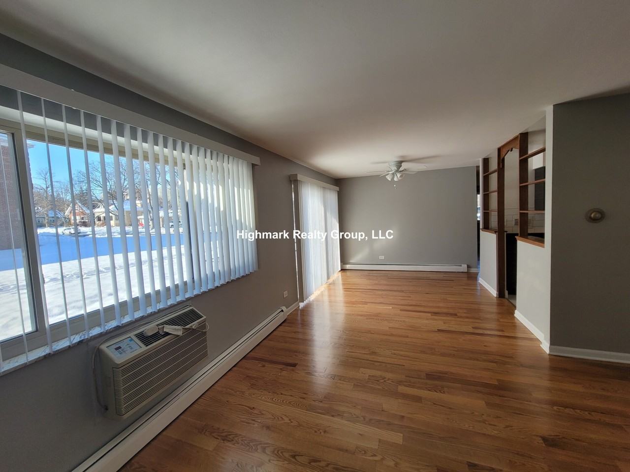 1653 Oakwood Ave #1OA - Photo 2 of 9