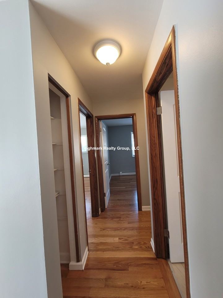 1653 Oakwood Ave #1OA - Photo 4 of 9