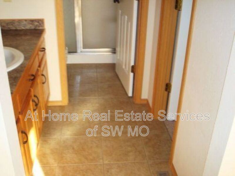 1133 N Westwood Ave - Photo 6 of 7