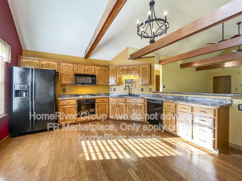 262 Jaimes Ln - Photo 4 of 21