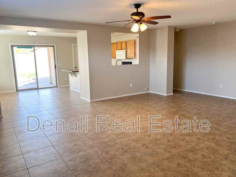 10422 E Bramble Ave - Photo 2 of 24