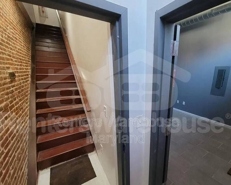1421 W Baltimore St 2nd Fl - Photo 2 of 14