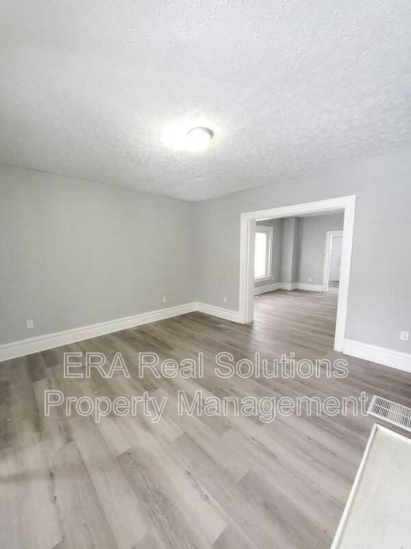 158 Midland Ave - Photo 3 of 17