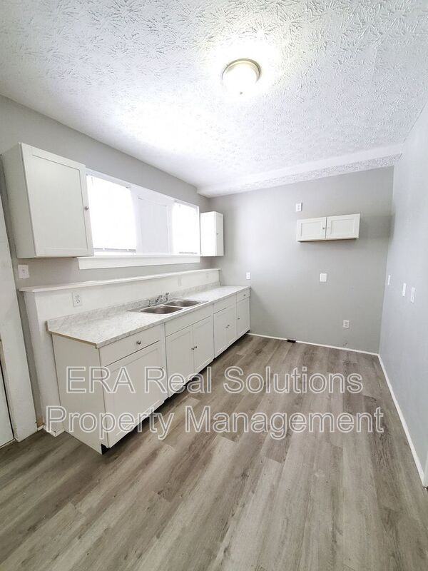 158 Midland Ave - Photo 6 of 17