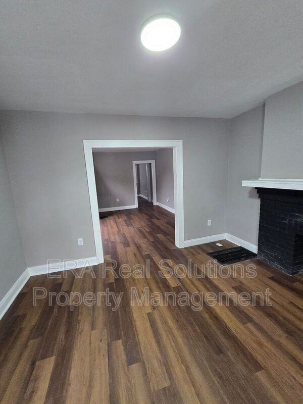 810 Seymour Ave - Photo 2 of 17