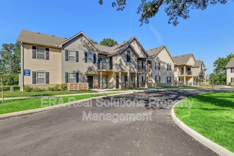 1605 Gilmore Park Ave - Photo 2 of 14