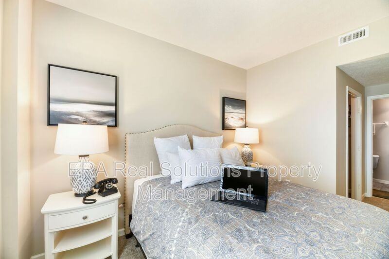 1605 Gilmore Park Ave - Photo 7 of 14