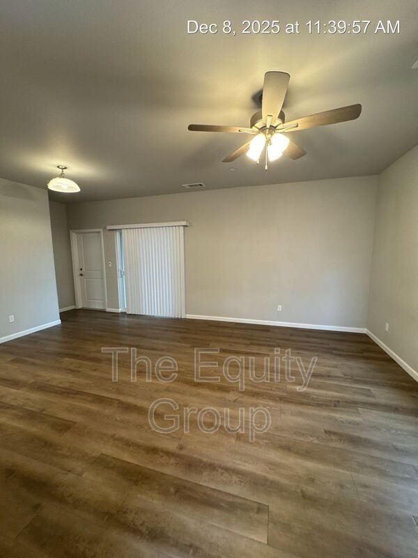 514 S Summit St #101 - Photo 5 of 18