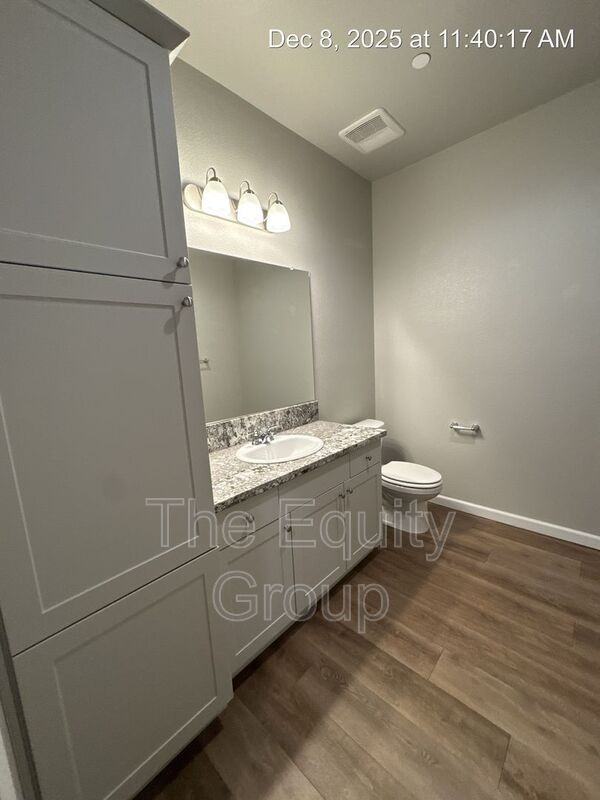 514 S Summit St #101 - Photo 6 of 18