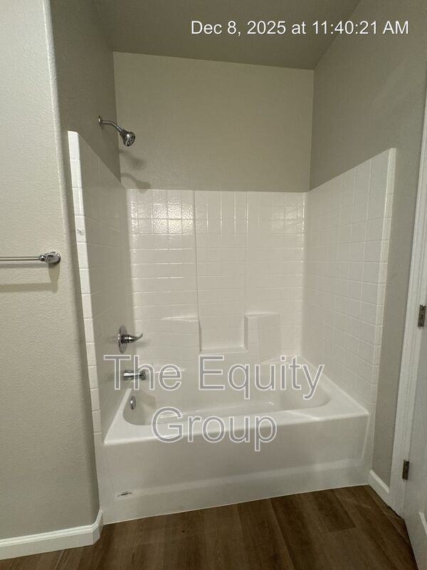 514 S Summit St #101 - Photo 7 of 18