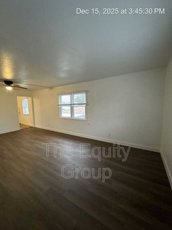 706 N Jacob St #B - Photo 4 of 17