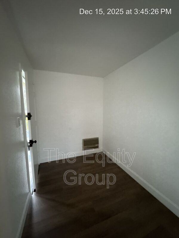 706 N Jacob St #B - Photo 5 of 17